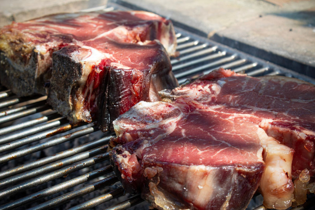 Fiorentina steaks on the grill – photo by Regina Tommasi, Pexels
